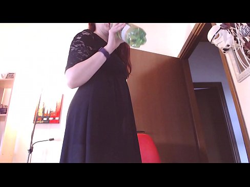 ❤️ Pakļāvīga verdzene, kurai patīk netīras un sulīgas biksītes, ir spiesta masturbēt pēc šī video noskatīšanās! ❌ Super porno pie lv.fuckmymac.ru